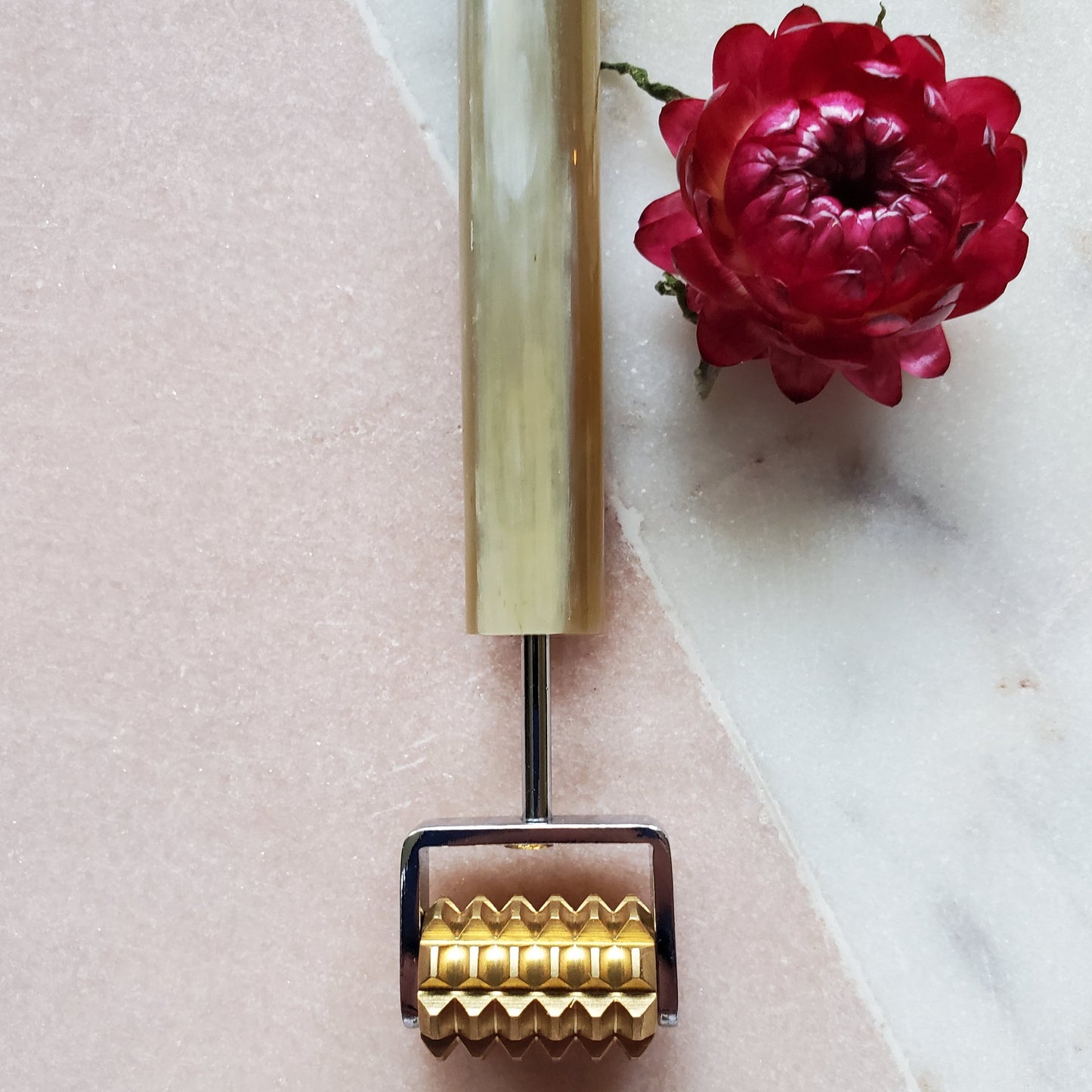Small Rake with Toothed Brass Cylinder - Chan Beauté No. 219